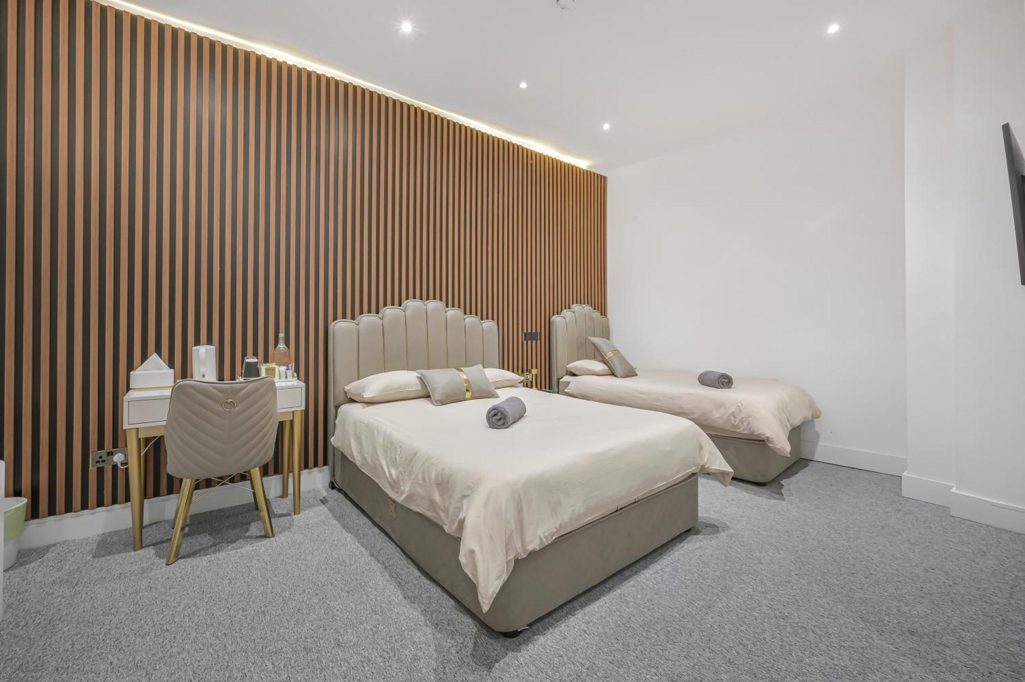 64 Hotel